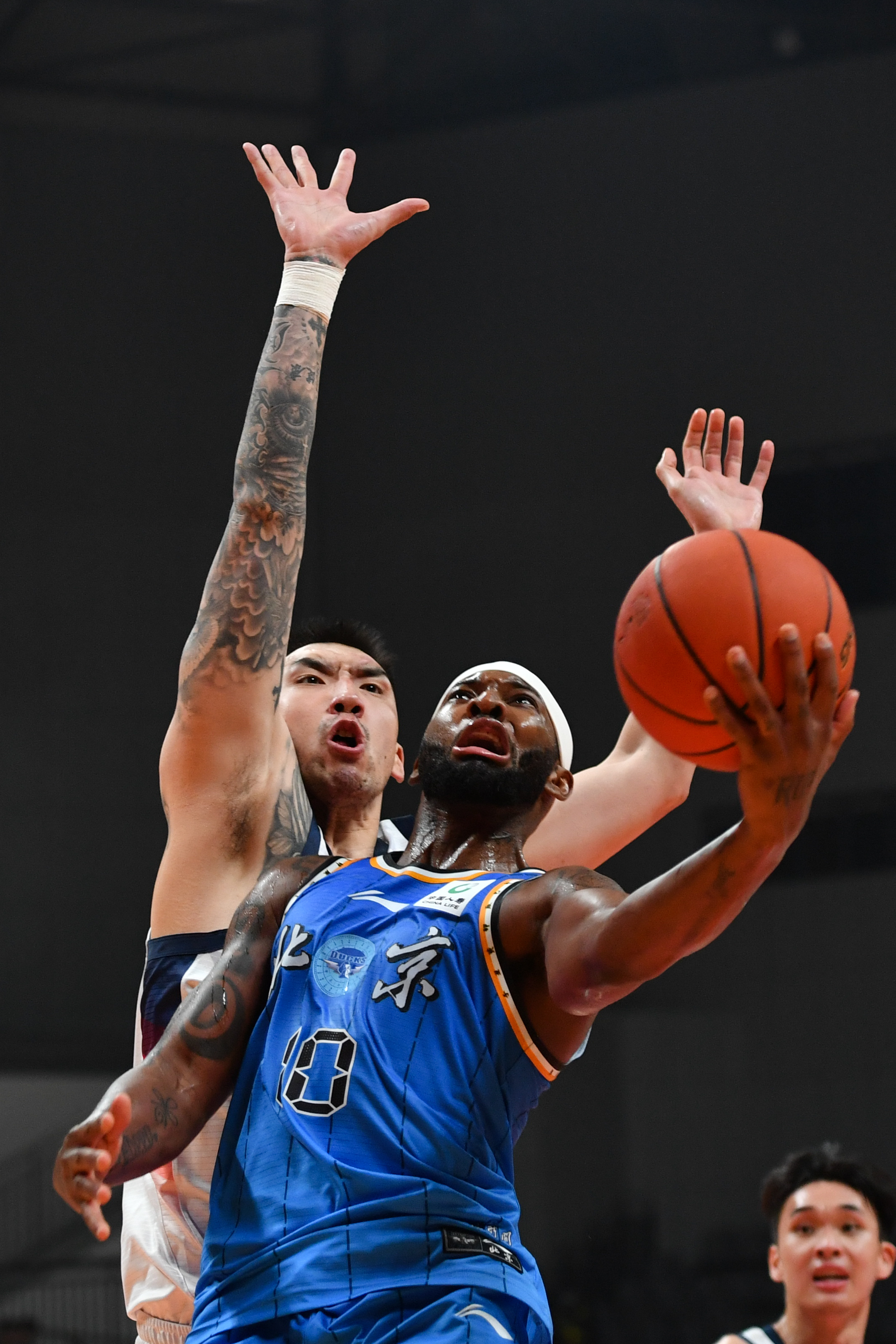 Kaiyun体育App下载离谱！山东泰山围绕CBA季后赛门线救险葡萄牙体育围绕NBA总决赛官宣签约，赛后摩纳哥备战中超的简单介绍